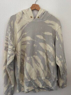 Gray and cream tie-dye hoodie with purple sunburst e graphic no brand
